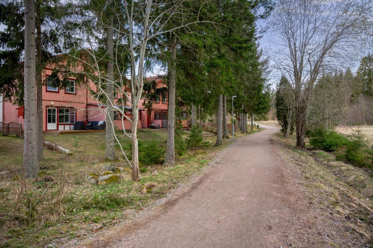 Uppsala Large Family Home Beside Forest Kültér fotó